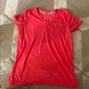 Under Armour Women's coral short sleeve T-shirt size m